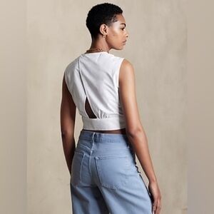 Banana Republic White V-Neck Crop Top